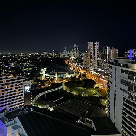 Lamour Ocean View Apartment I In Casino Broadbeach - Free Parking-195Cm Gold Coast Esterno foto